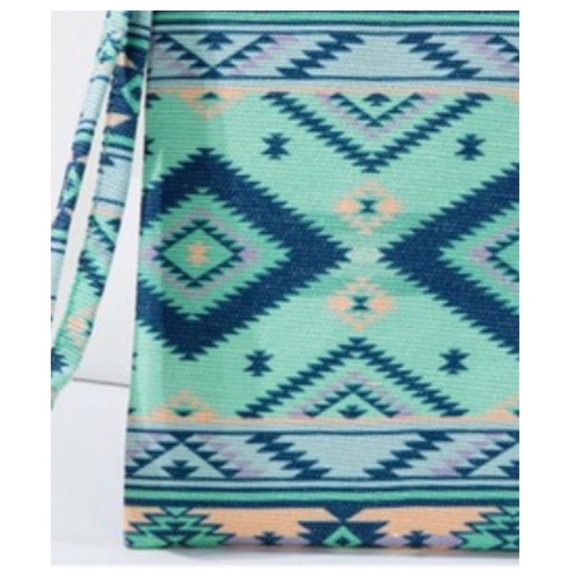 🩵New Ruggine Bohemian Ethnic Print Tote Bag And Matching Wristlet🩵 - Picture 9 of 11